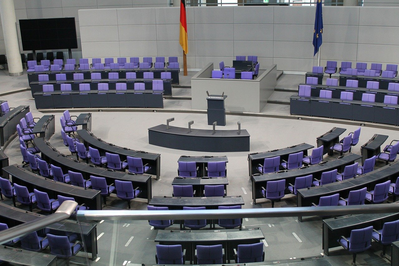 Plenarsaal des Bundestagsgebäudes