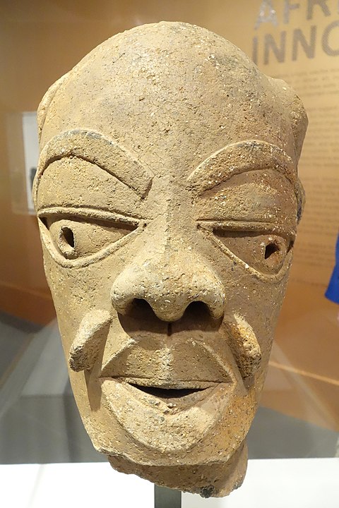 Un ejemplo de una estatua de terracota producida por la cultura Nok, c. 550 a.C.