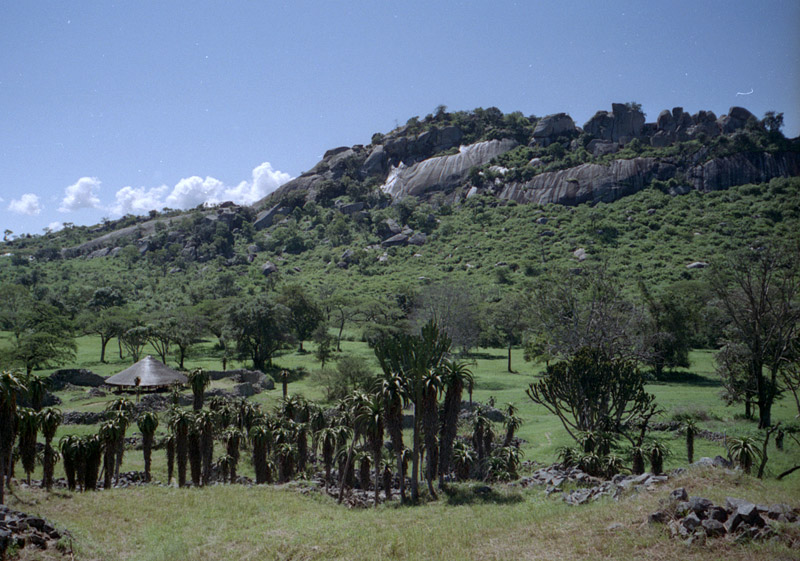 Imágen 2: El complejo de la colina en el Gran Zimbabue.